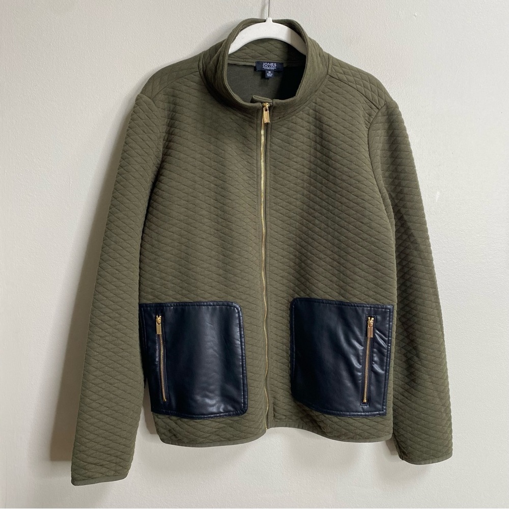 Jones New York Olive Green Quilted Jacket With Faux Leather Pockets Size Medium